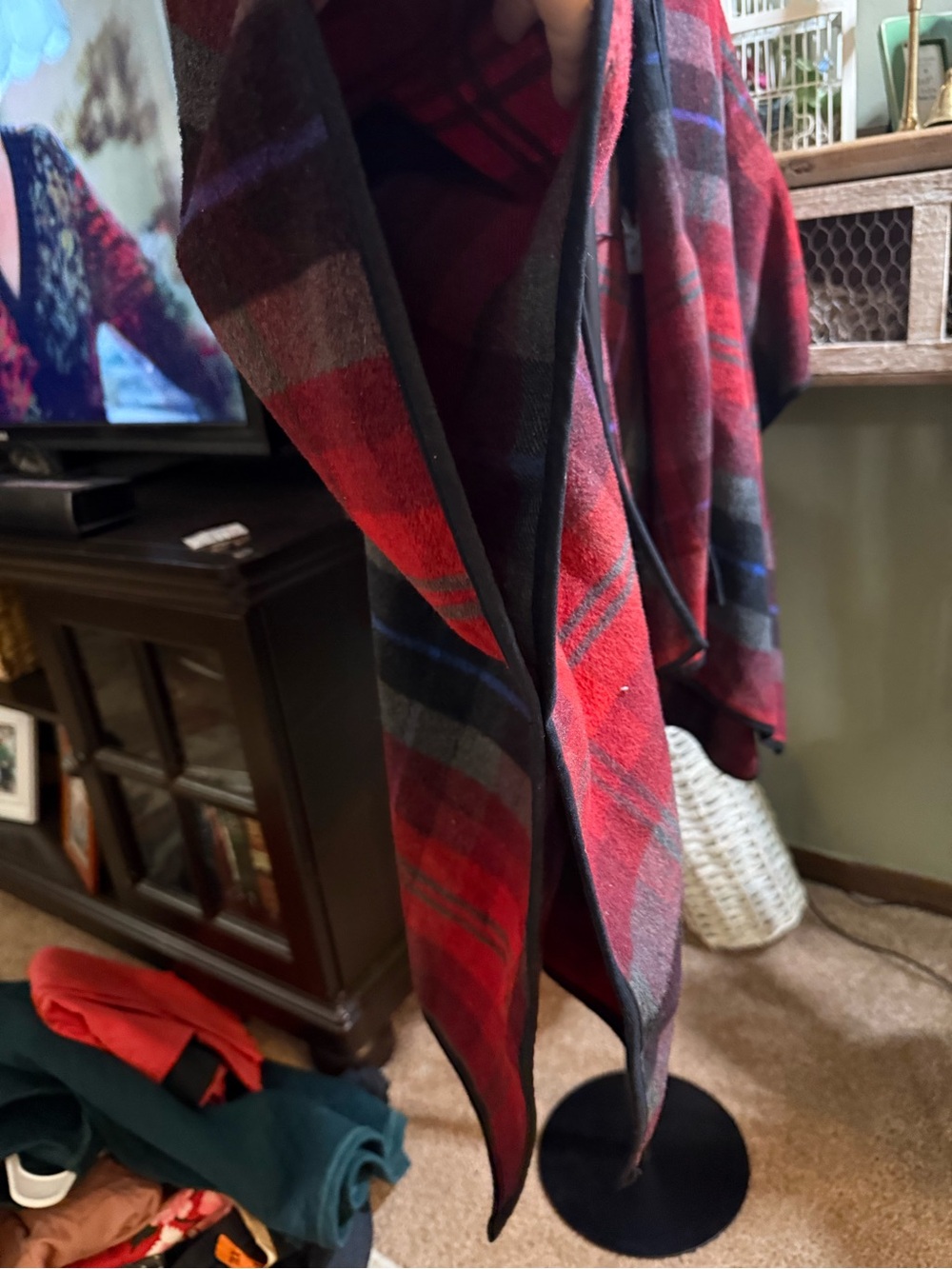 Cape/Poncho - Picture 3 of 4